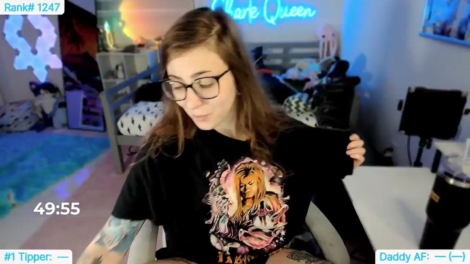 Gallery image thumbnail from TheSharkQueen's myfreecams stream on, 05/04/2024, 19:31 image 2 of 20