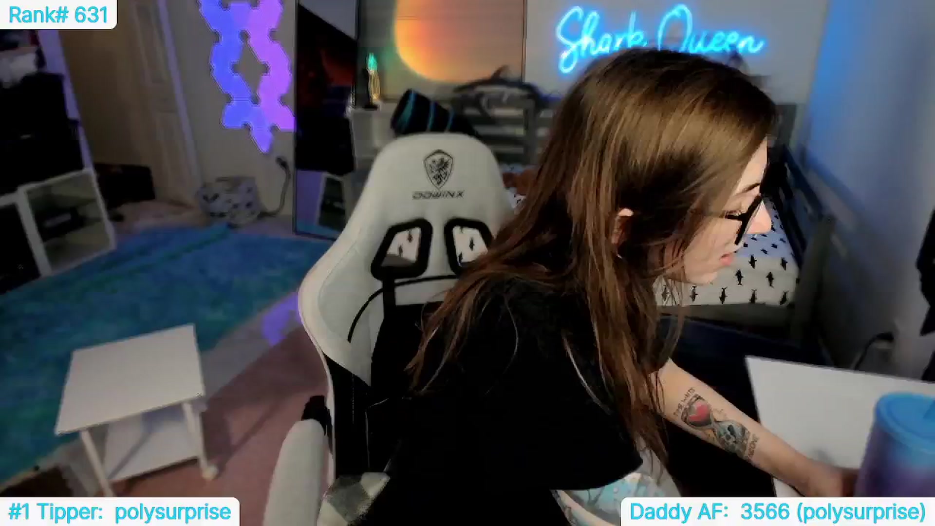 Gallery image thumbnail from TheSharkQueen's myfreecams stream on, 05/07/2024, 07:02 image 15 of 20