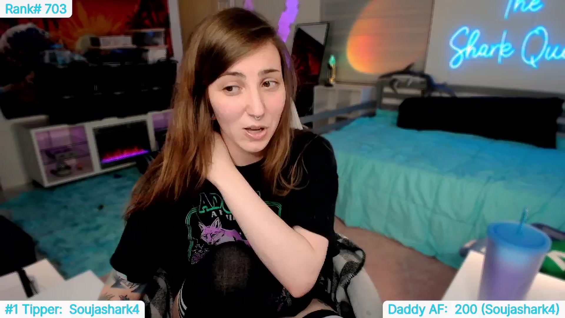 Gallery image thumbnail from TheSharkQueen's myfreecams stream on, 05/08/2024, 06:00 image 15 of 20