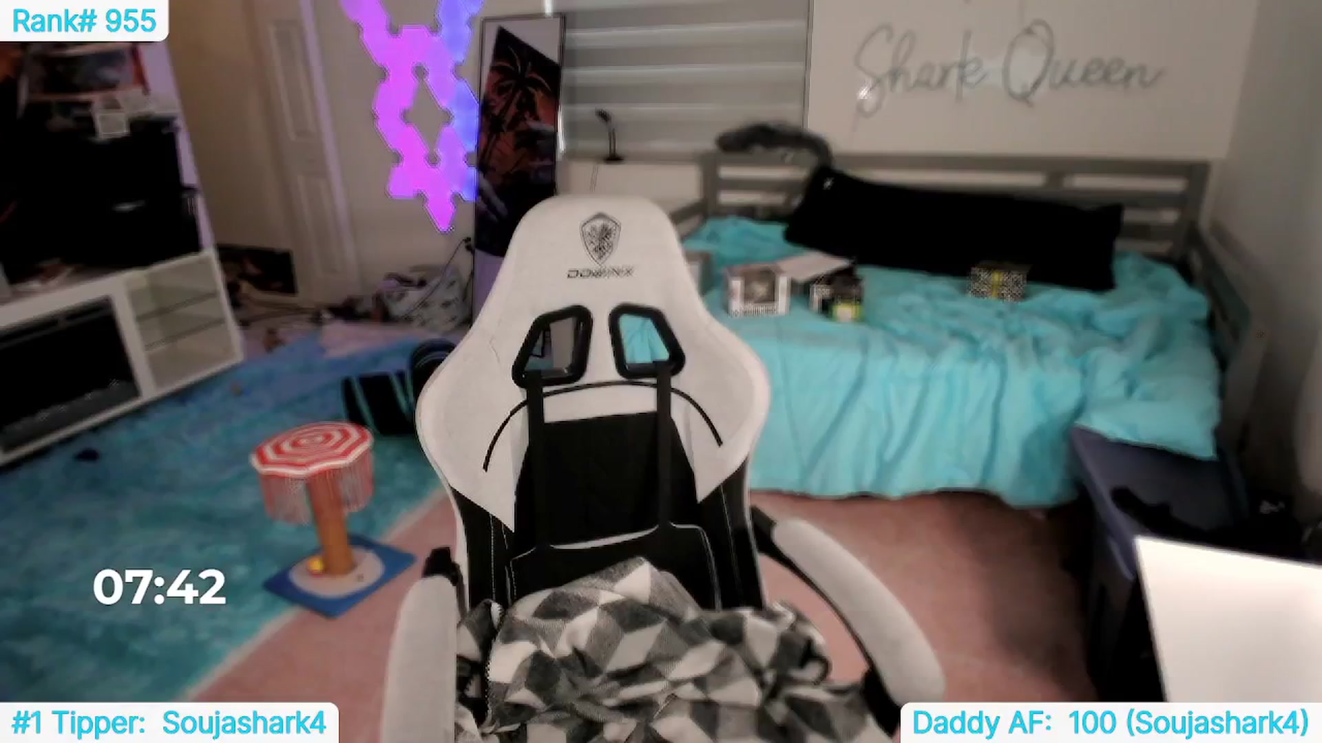 Gallery image thumbnail from TheSharkQueen's myfreecams stream on, 05/10/2024, 20:46 image 11 of 20