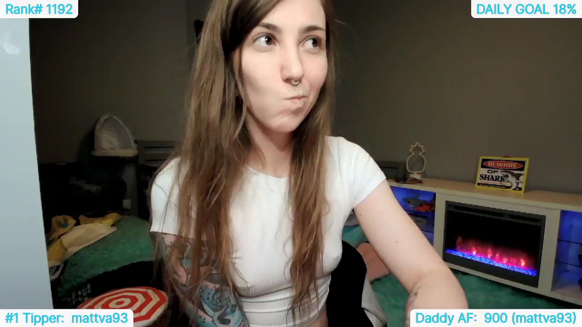 Gallery image thumbnail from TheSharkQueen's myfreecams stream on, 05/29/2024, 08:01 image 16 of 20