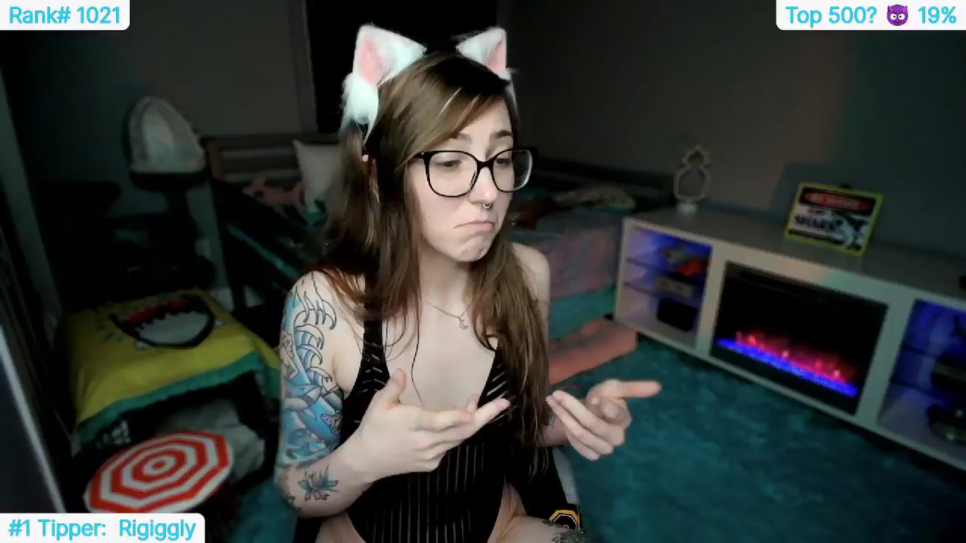 Gallery image thumbnail from TheSharkQueen's myfreecams stream on, 05/30/2024, 06:12 image 12 of 20