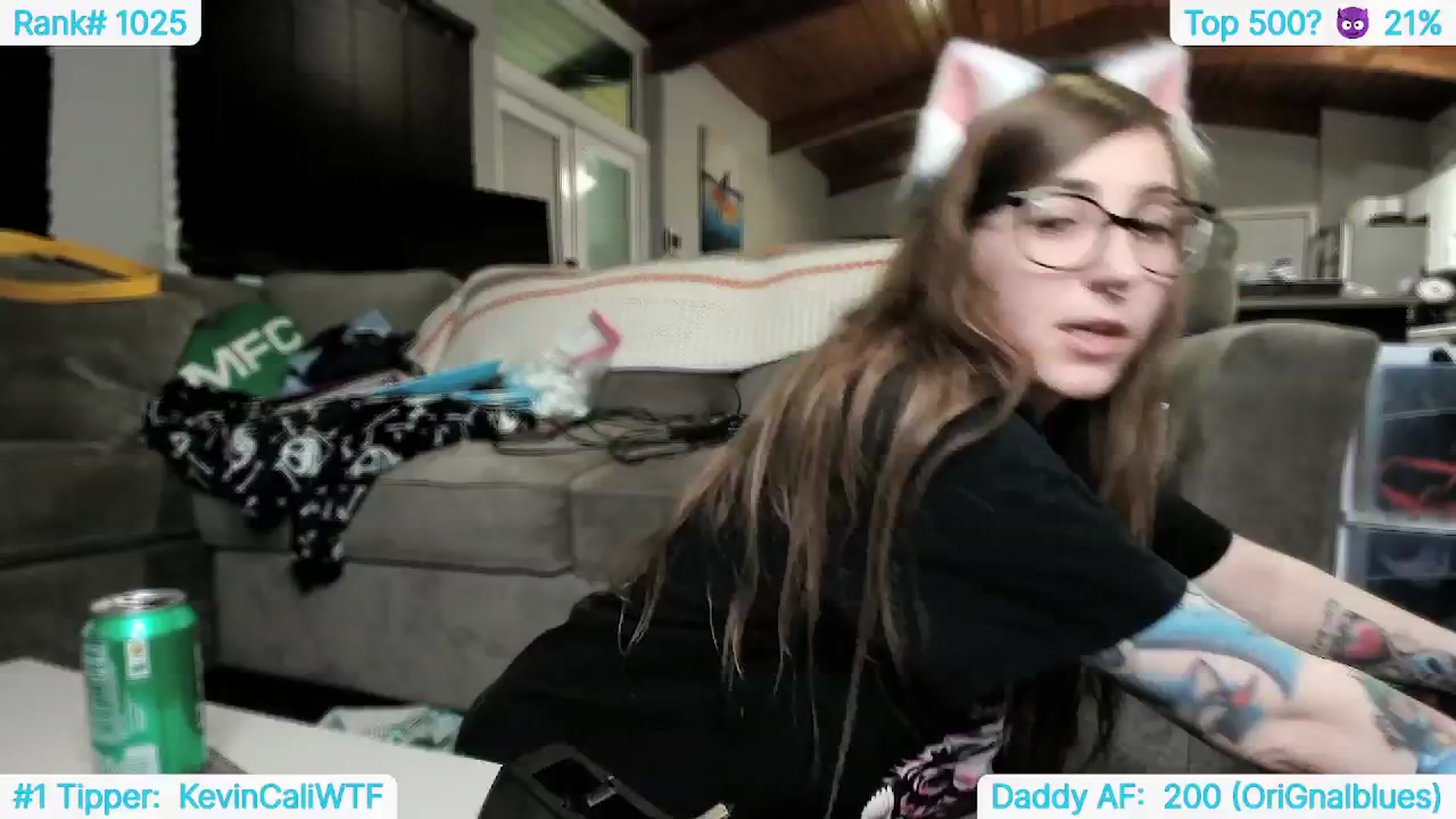 Gallery image thumbnail from TheSharkQueen's myfreecams stream on, 05/31/2024, 05:32 image 16 of 20
