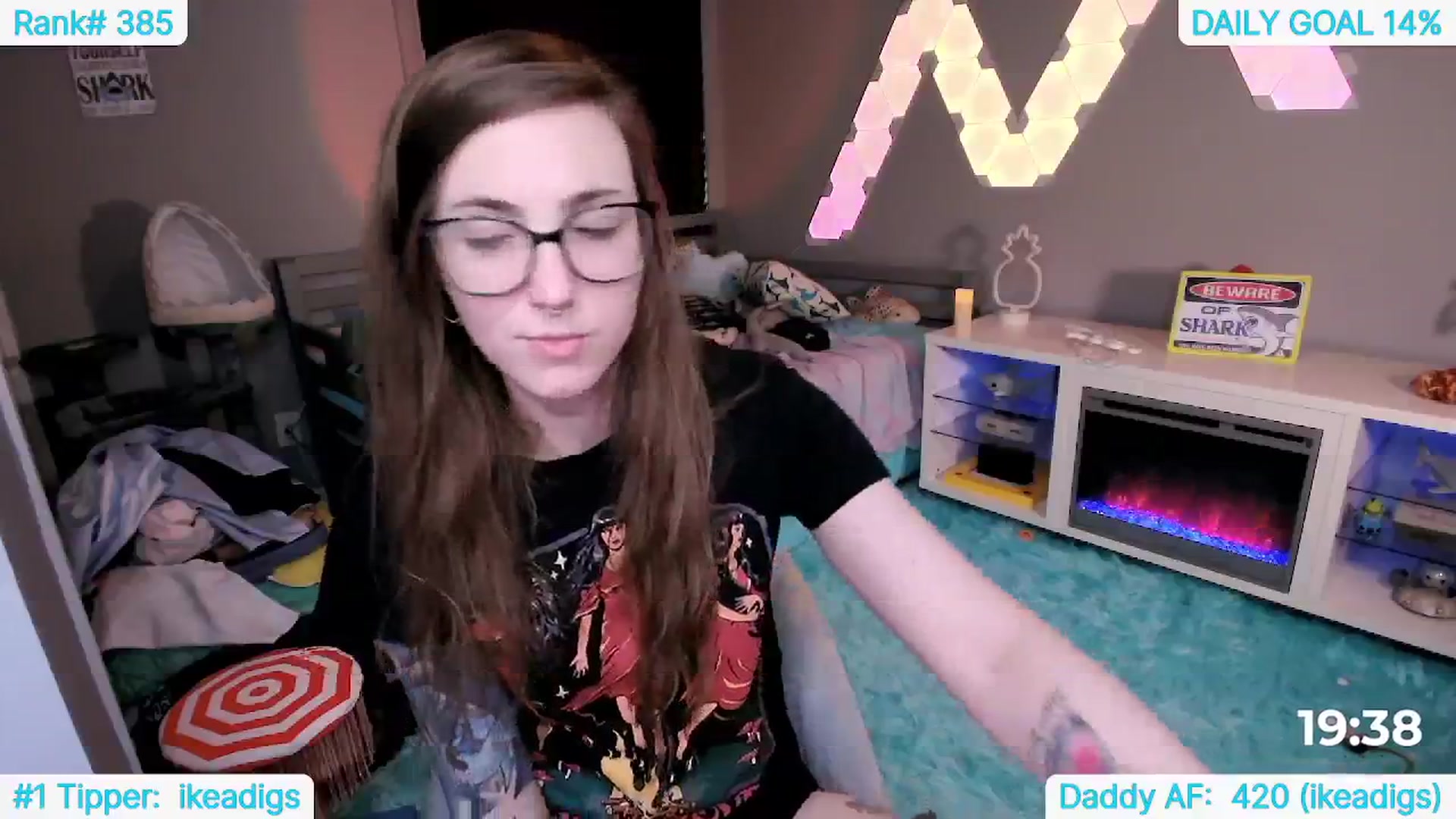 Gallery image thumbnail from TheSharkQueen's myfreecams stream on, 06/05/2024, 04:29 image 19 of 20