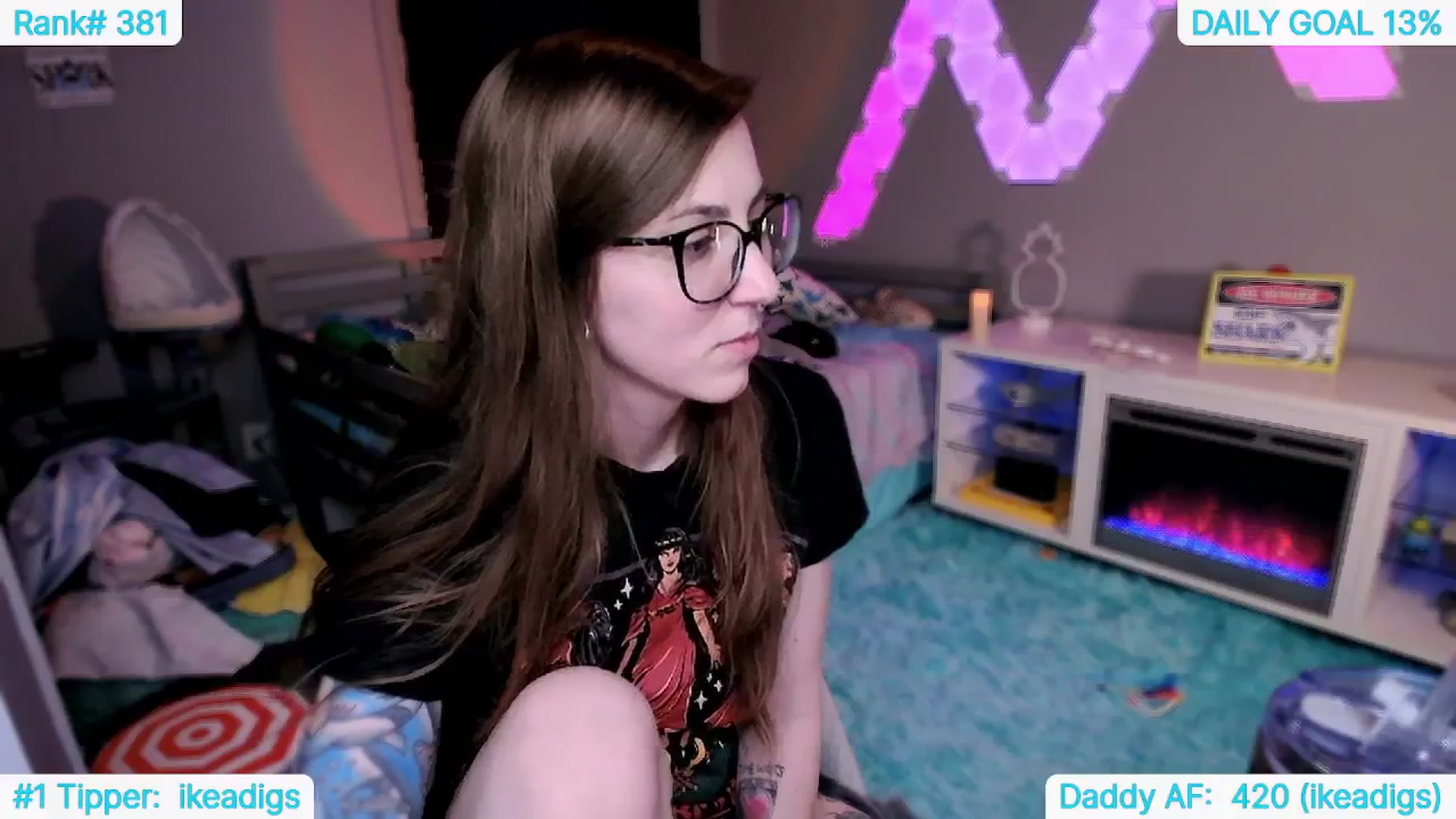 Gallery image thumbnail from TheSharkQueen's myfreecams stream on, 06/05/2024, 04:29 image 13 of 20