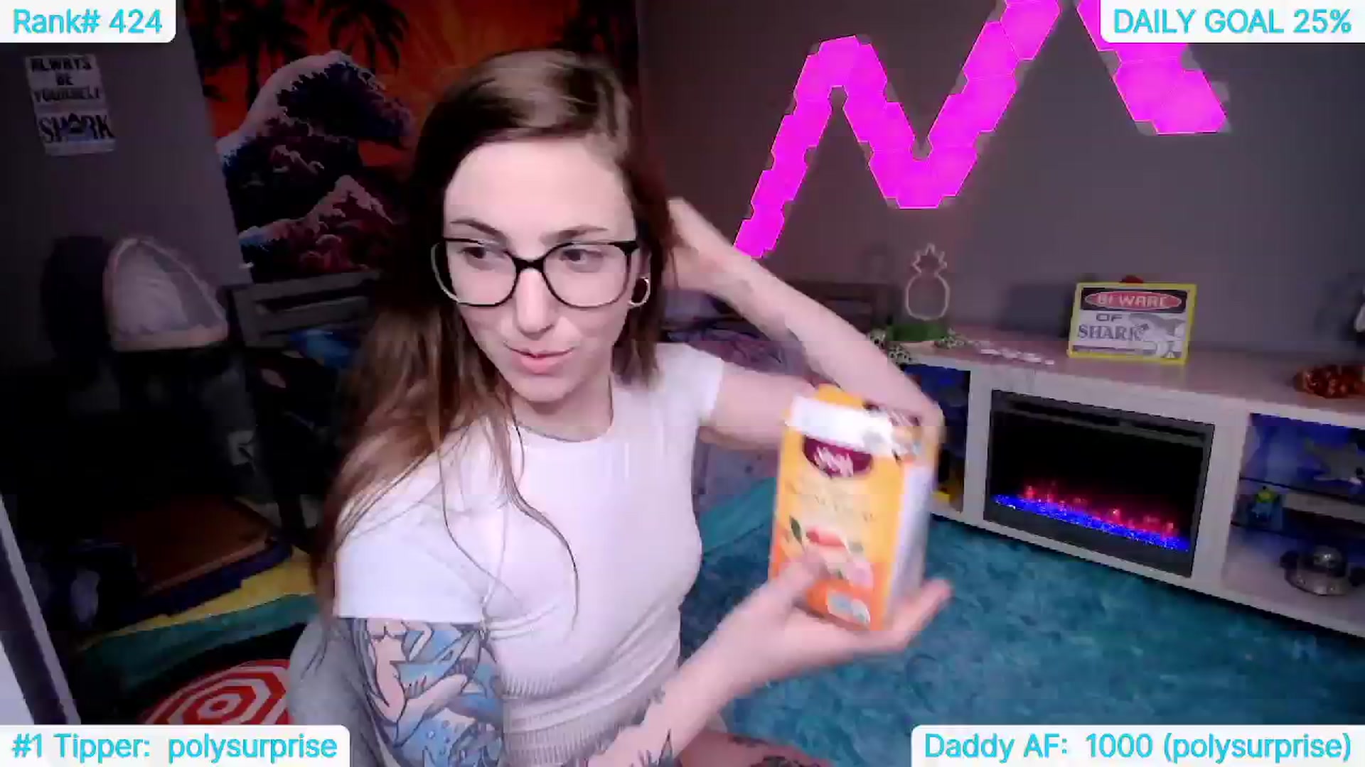Gallery image thumbnail from TheSharkQueen's myfreecams stream on, 06/06/2024, 09:57 image 9 of 20