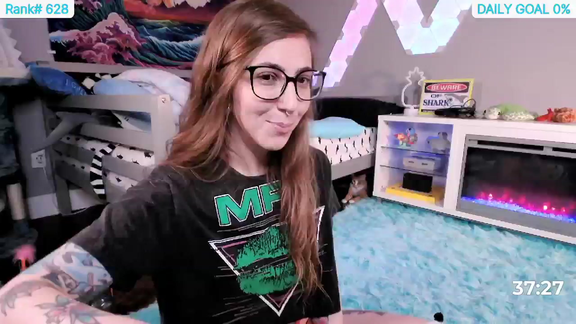 Gallery image thumbnail from TheSharkQueen's myfreecams stream on, 06/13/2024, 06:31 image 1 of 20