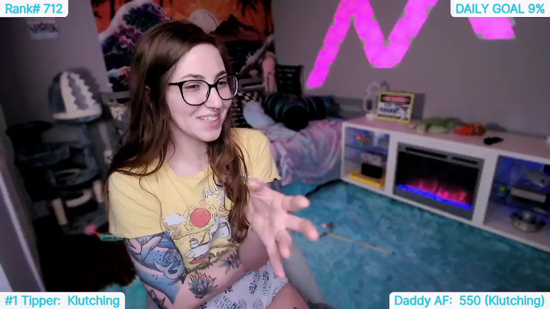 Gallery image thumbnail from TheSharkQueen's myfreecams stream on, 06/16/2024, 08:56 image 14 of 20