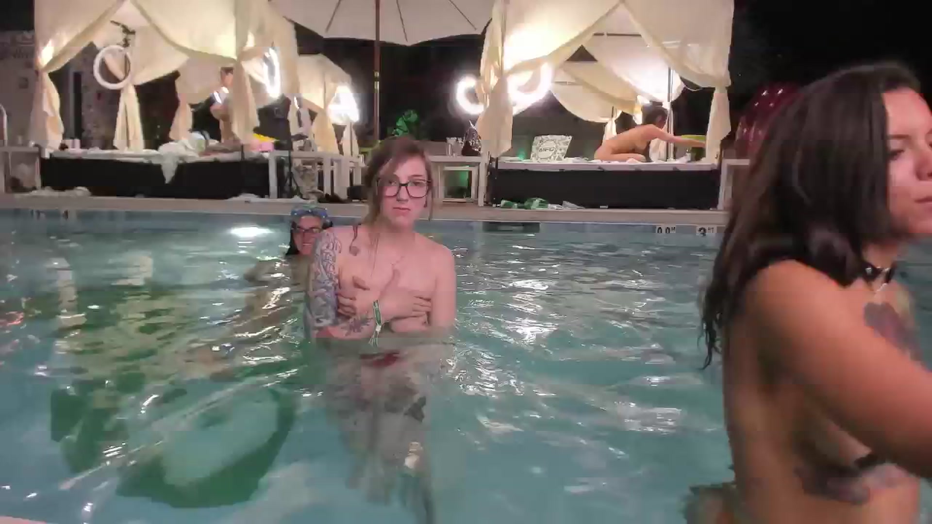 Gallery image thumbnail from TheSharkQueen's myfreecams stream on, 09/26/2024, 08:57 image 5 of 20
