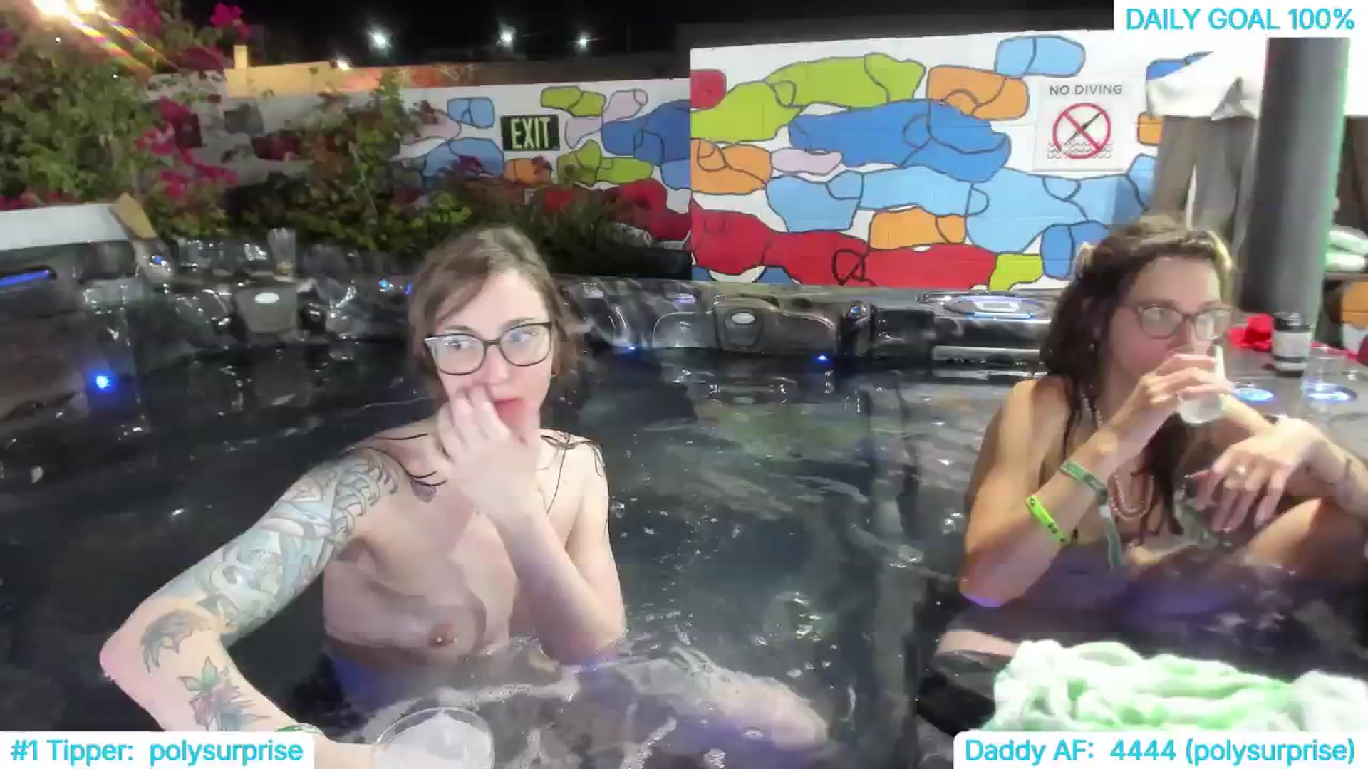 Gallery image thumbnail from TheSharkQueen's myfreecams stream on, 09/26/2024, 11:44 image 17 of 20