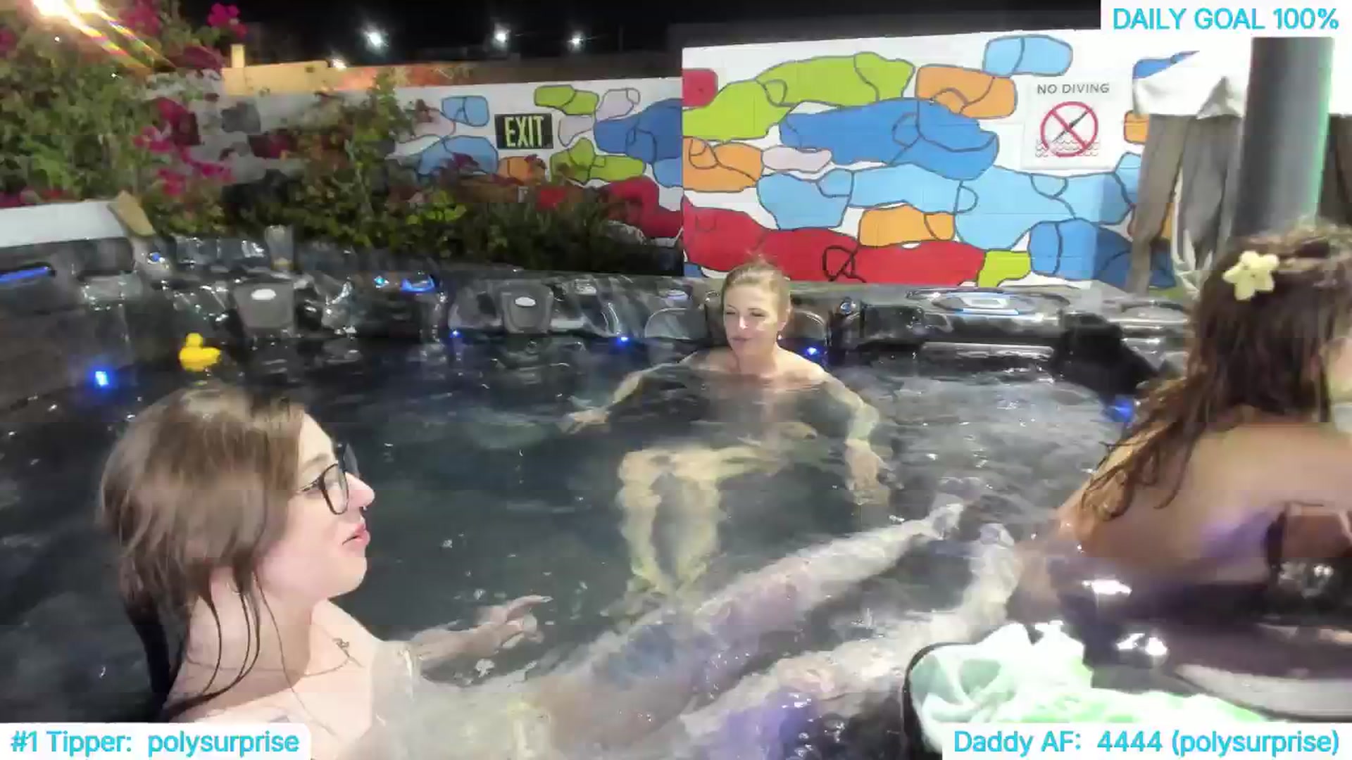 Gallery image thumbnail from TheSharkQueen's myfreecams stream on, 09/26/2024, 11:44 image 13 of 20
