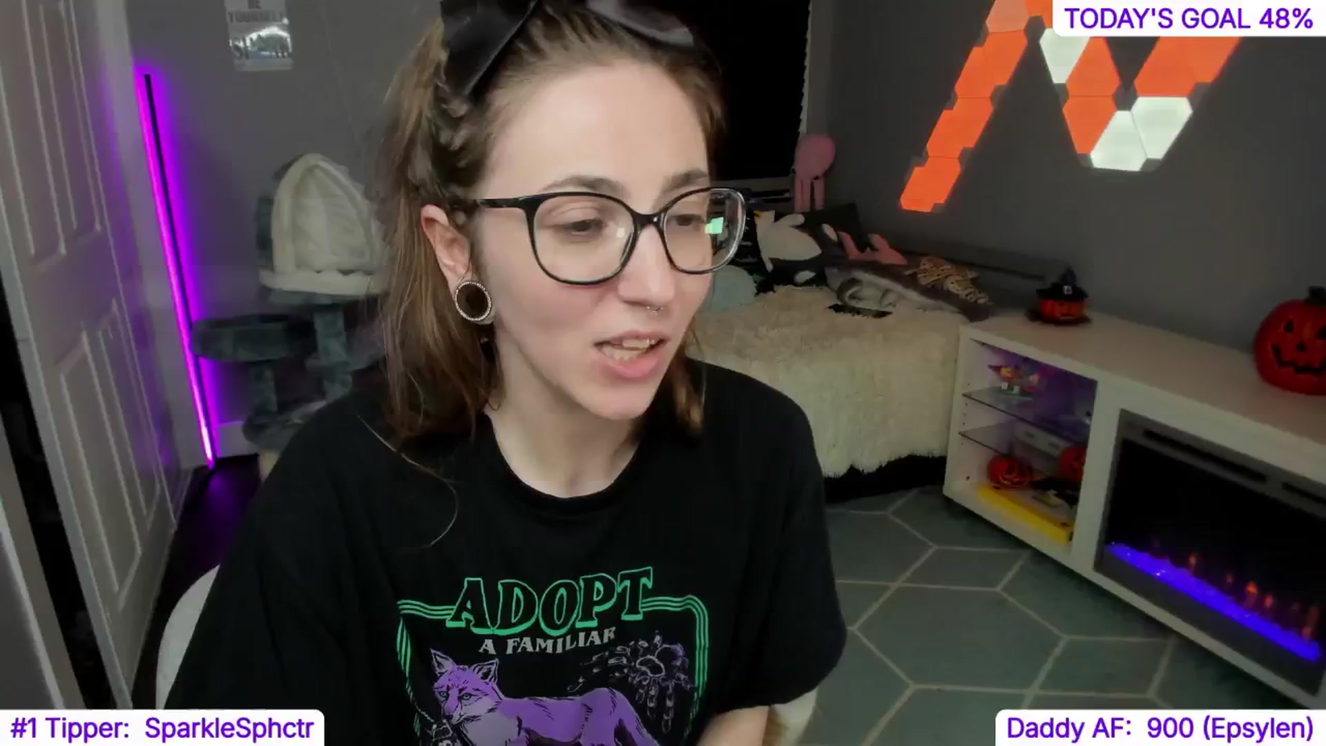 Gallery image thumbnail from TheSharkQueen's myfreecams stream on, 10/19/2024, 09:33 image 19 of 20
