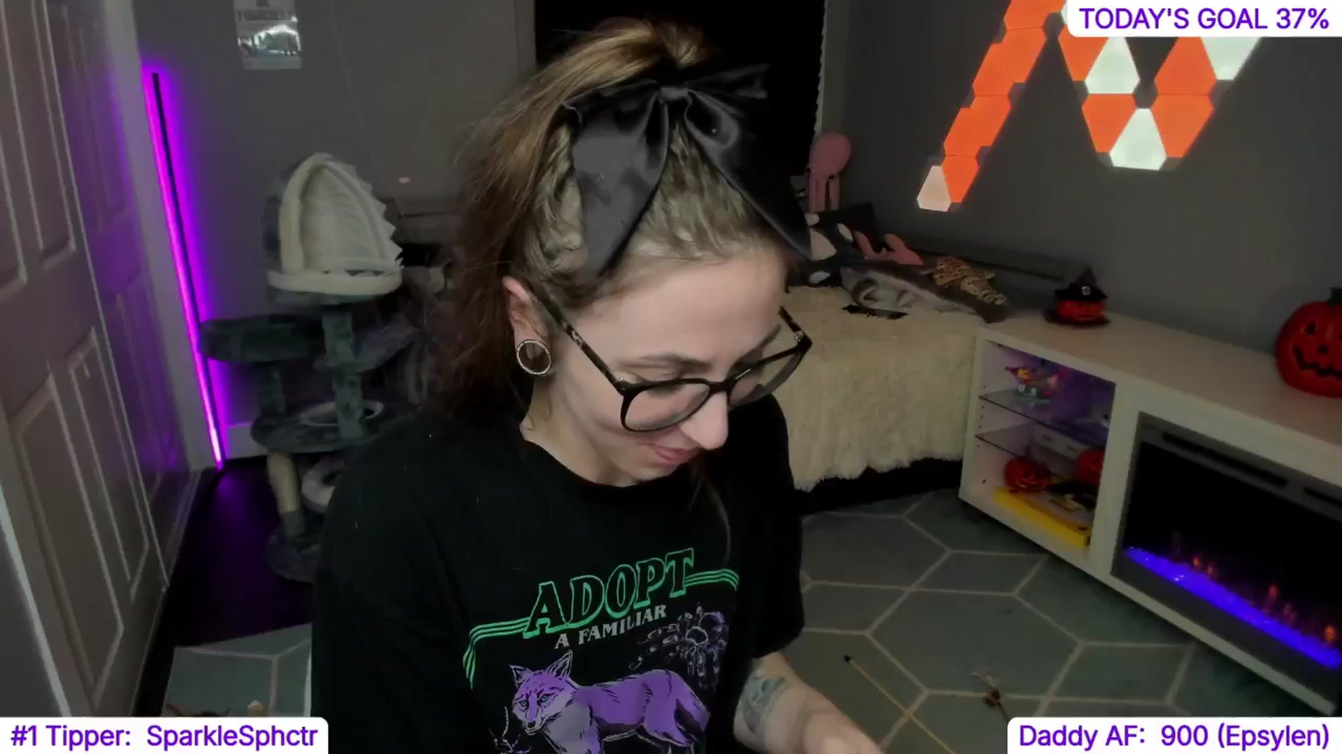 Gallery image thumbnail from TheSharkQueen's myfreecams stream on, 10/19/2024, 09:33 image 6 of 20