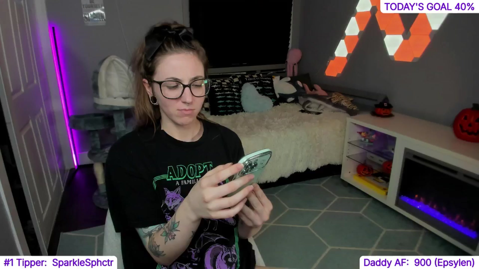Gallery image thumbnail from TheSharkQueen's myfreecams stream on, 10/19/2024, 09:33 image 17 of 20