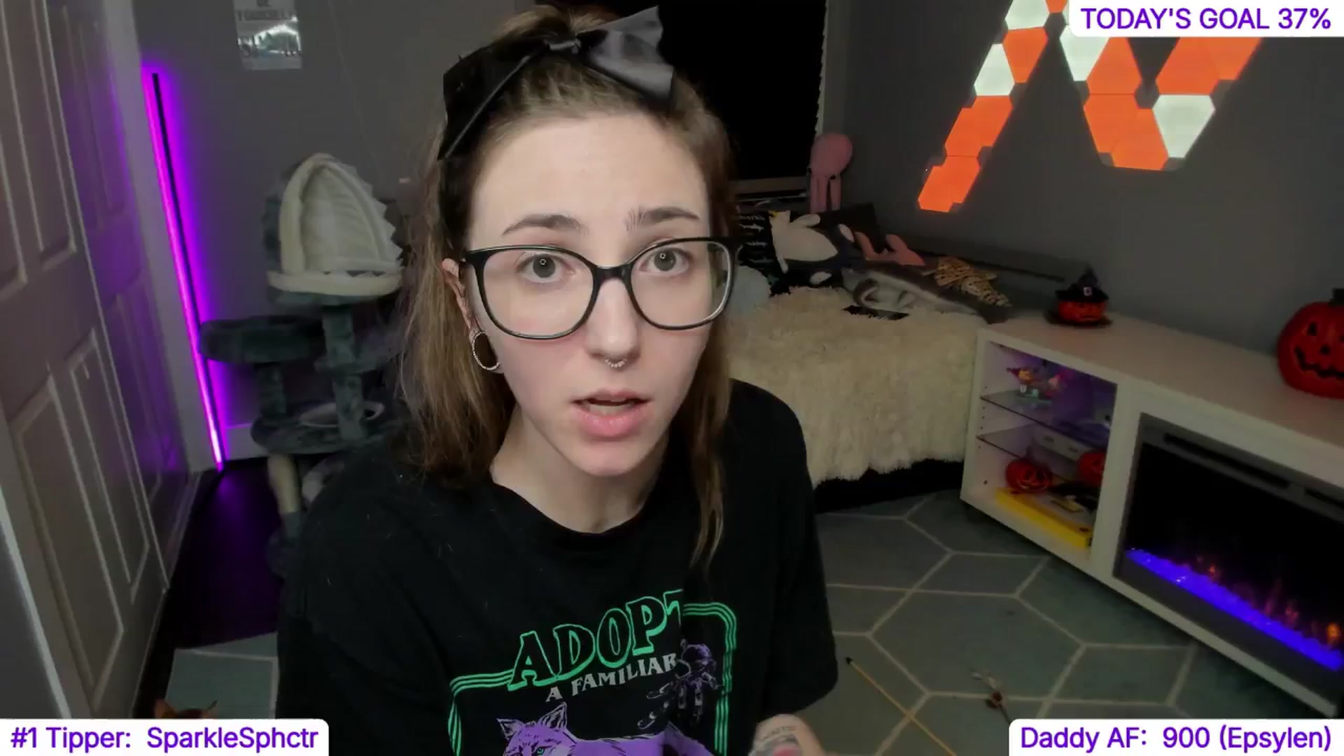 Gallery image thumbnail from TheSharkQueen's myfreecams stream on, 10/19/2024, 09:33 image 5 of 20