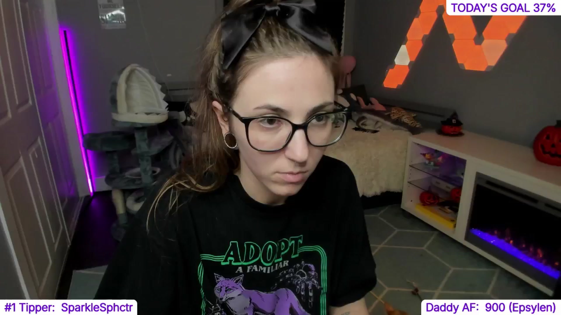 Gallery image thumbnail from TheSharkQueen's myfreecams stream on, 10/19/2024, 09:33 image 3 of 20