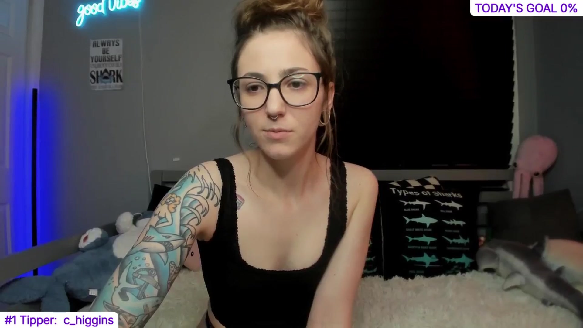 Gallery image thumbnail from TheSharkQueen's myfreecams stream on, 10/25/2024, 03:12 image 10 of 20