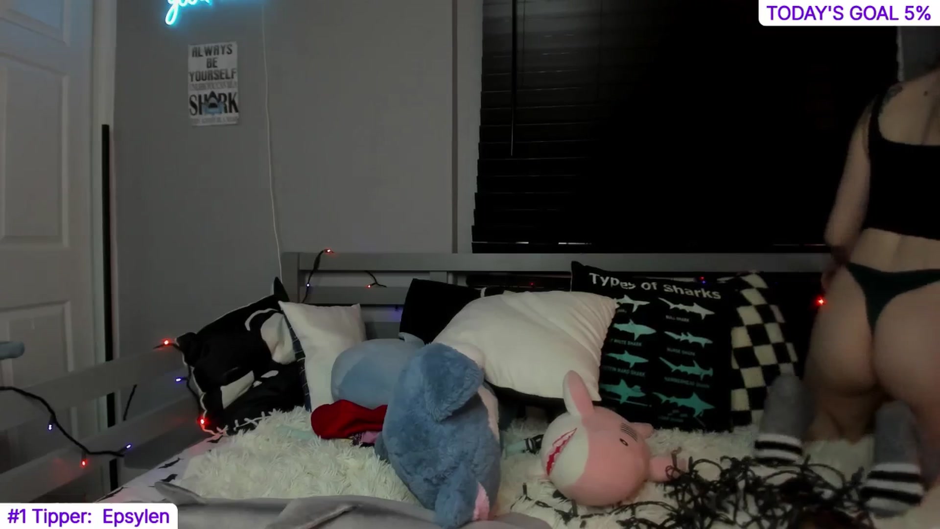Gallery image thumbnail from TheSharkQueen's myfreecams stream on, 10/25/2024, 03:12 image 19 of 20
