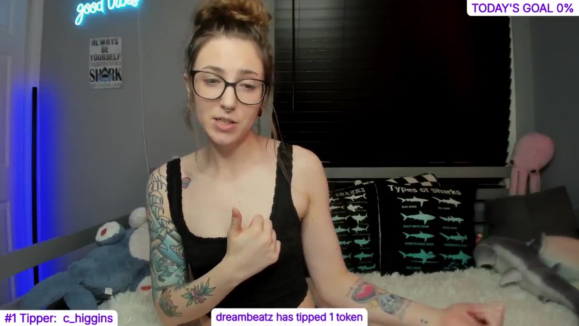 Gallery image thumbnail from TheSharkQueen's myfreecams stream on, 10/25/2024, 03:12 image 9 of 20