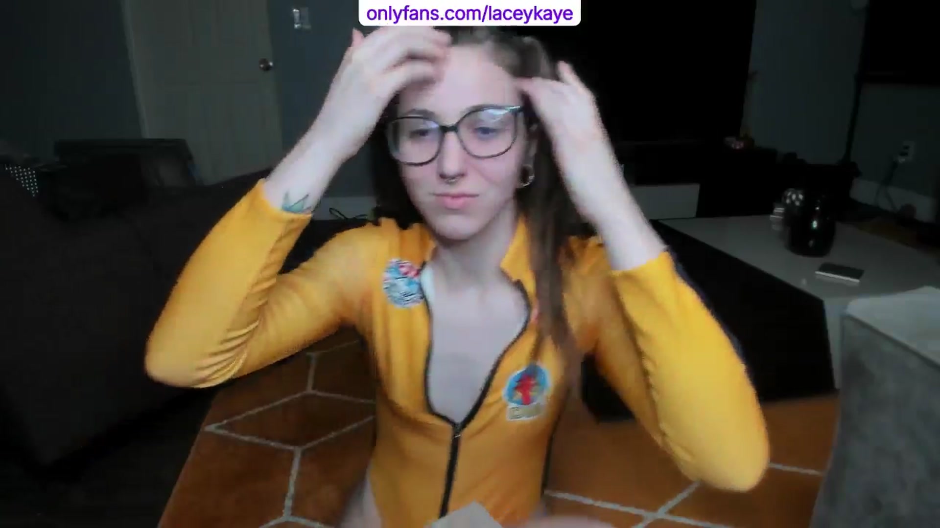 Gallery image thumbnail from TheSharkQueen's myfreecams stream on, 10/30/2024, 09:30 image 15 of 20