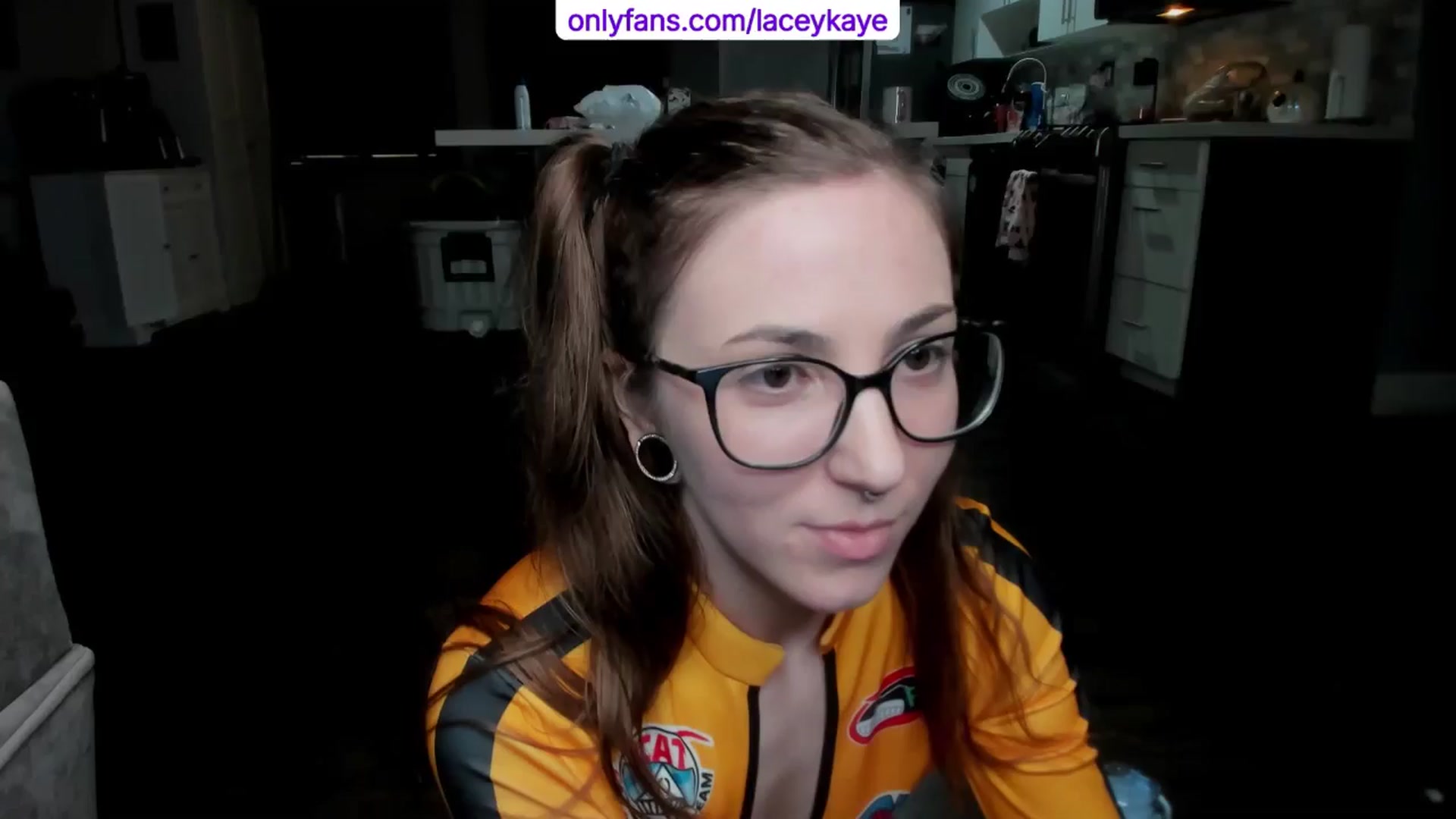 Gallery image thumbnail from TheSharkQueen's myfreecams stream on, 10/30/2024, 09:30 image 1 of 20