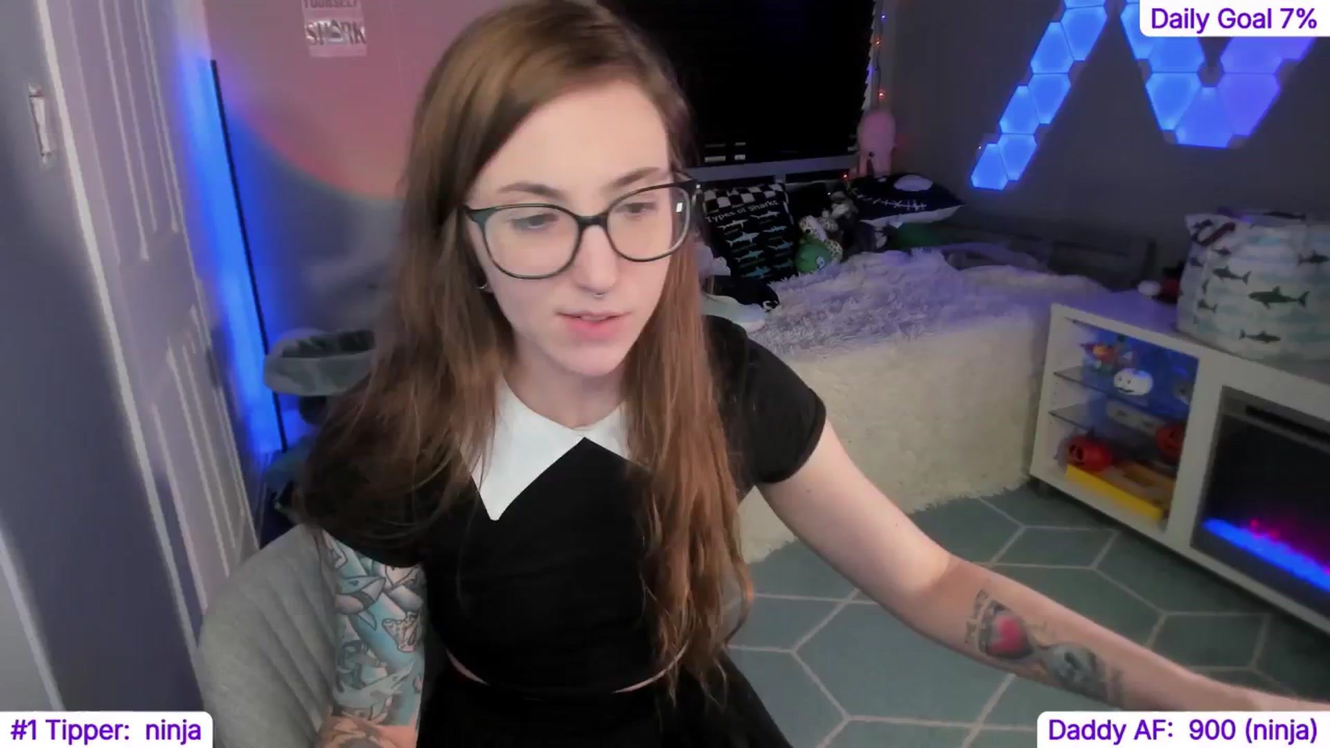 Gallery image thumbnail from TheSharkQueen's myfreecams stream on, 11/18/2024, 07:25 image 3 of 20