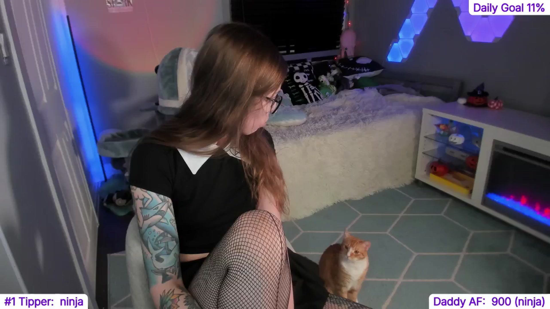 Gallery image thumbnail from TheSharkQueen's myfreecams stream on, 11/18/2024, 07:25 image 18 of 20