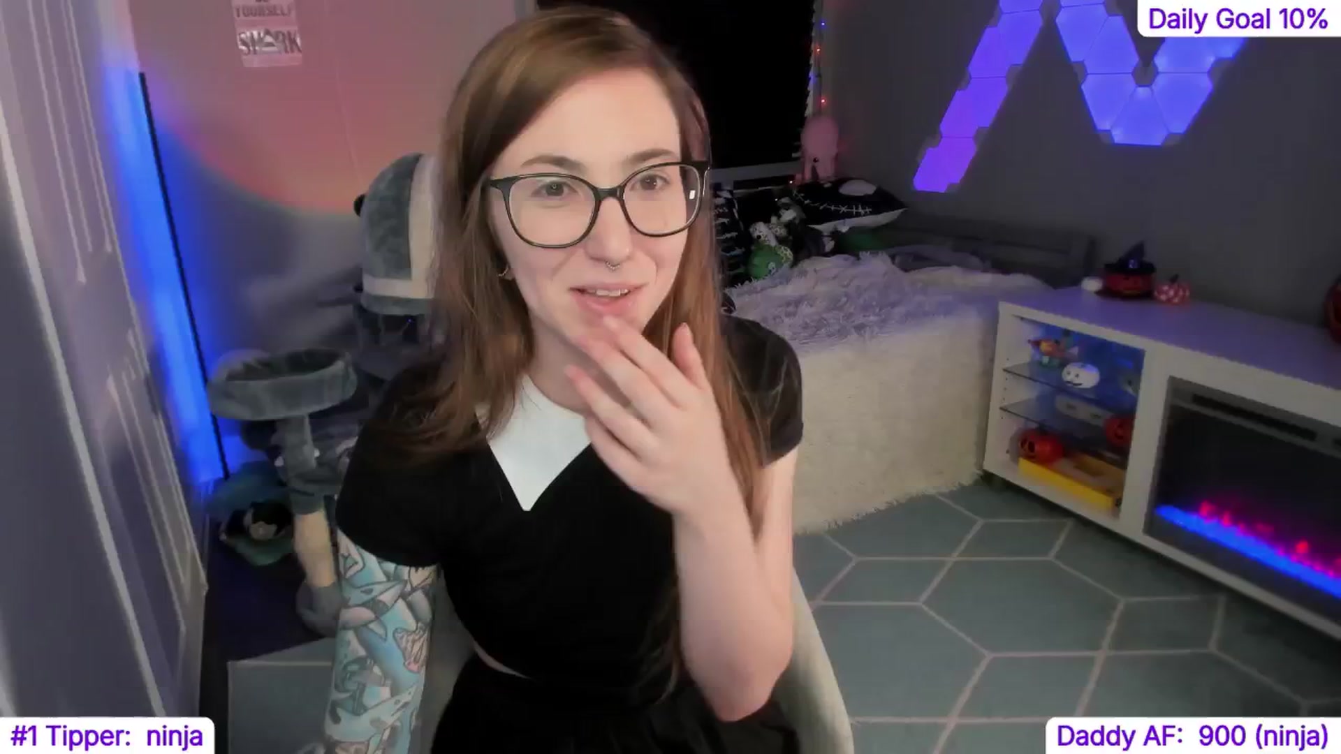 Gallery image thumbnail from TheSharkQueen's myfreecams stream on, 11/18/2024, 07:25 image 5 of 20