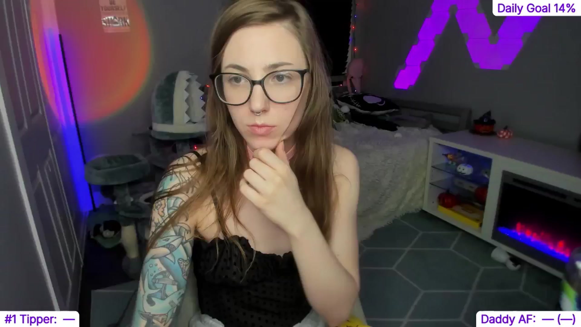 Gallery image thumbnail from TheSharkQueen's myfreecams stream on, 11/20/2024, 07:49 image 1 of 20