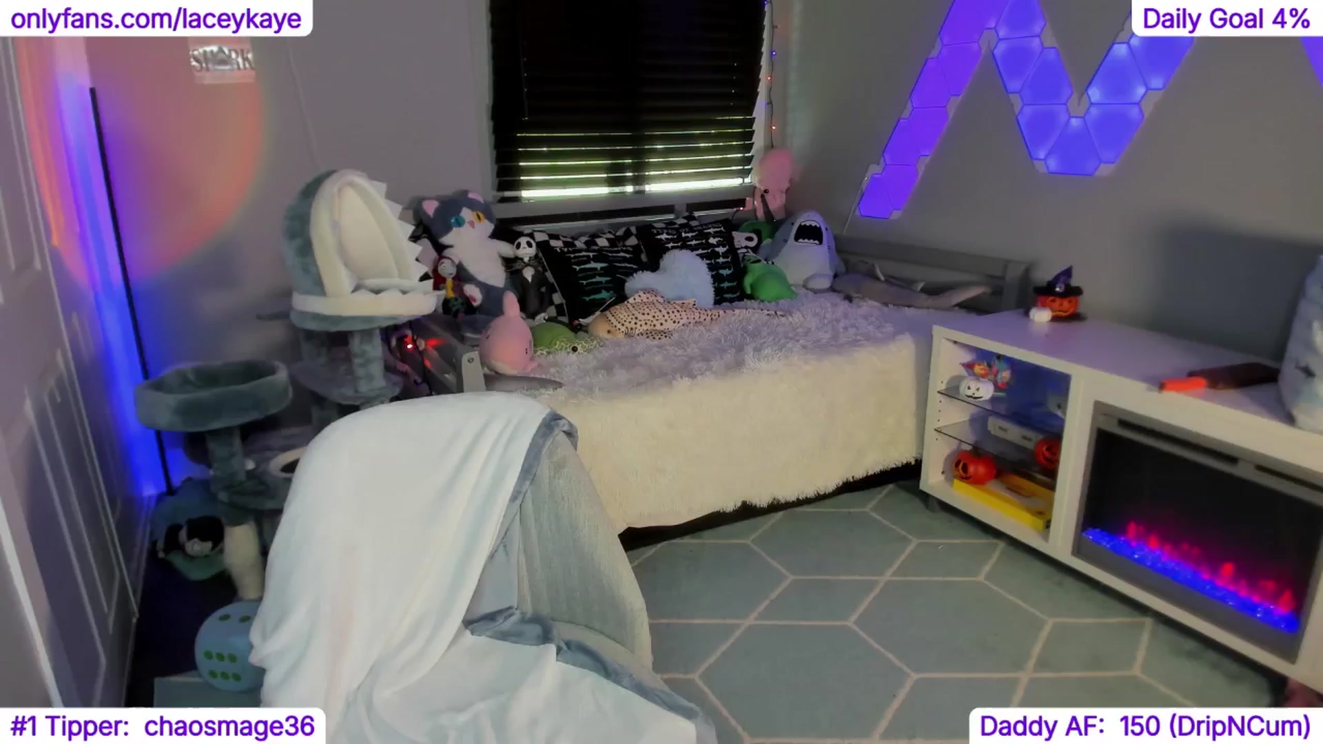 Gallery image thumbnail from TheSharkQueen's myfreecams stream on, 11/21/2024, 21:43 image 9 of 20