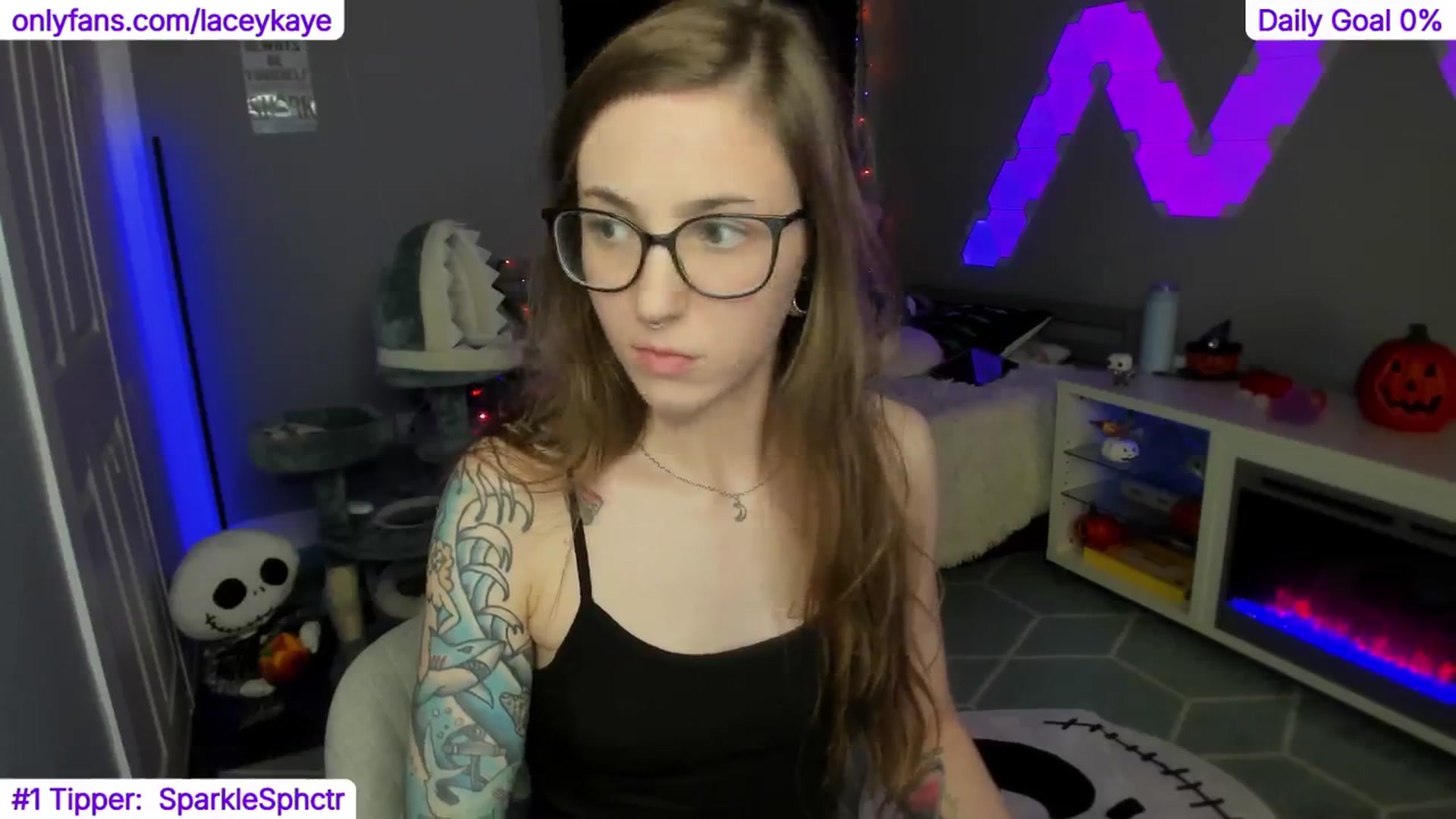 Gallery image thumbnail from TheSharkQueen's myfreecams stream on, 11/29/2024, 11:18 image 2 of 20