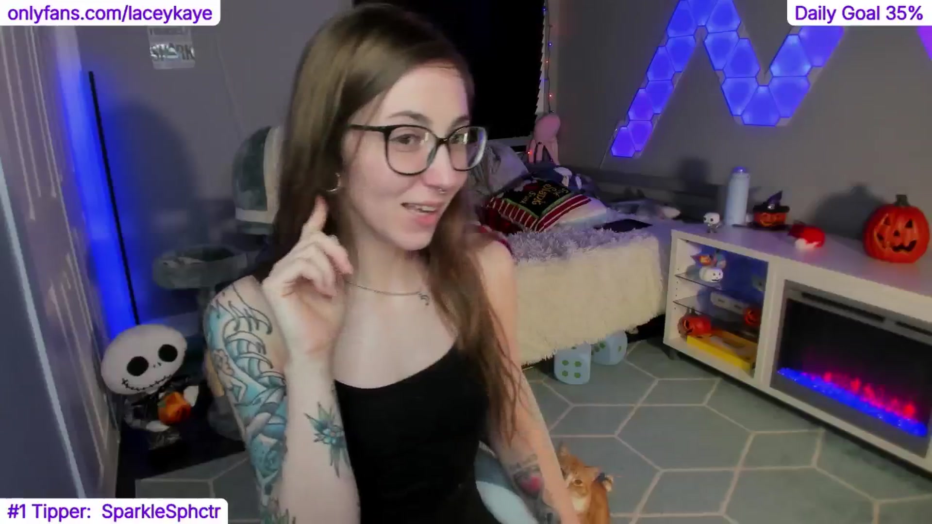 Gallery image thumbnail from TheSharkQueen's myfreecams stream on, 11/29/2024, 11:18 image 7 of 20