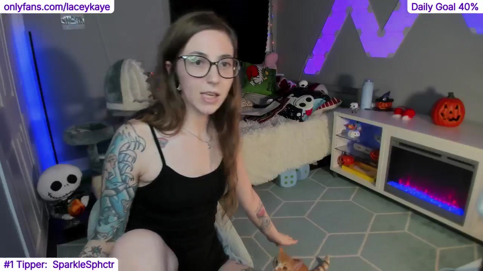Gallery image thumbnail from TheSharkQueen's myfreecams stream on, 11/29/2024, 11:18 image 15 of 20