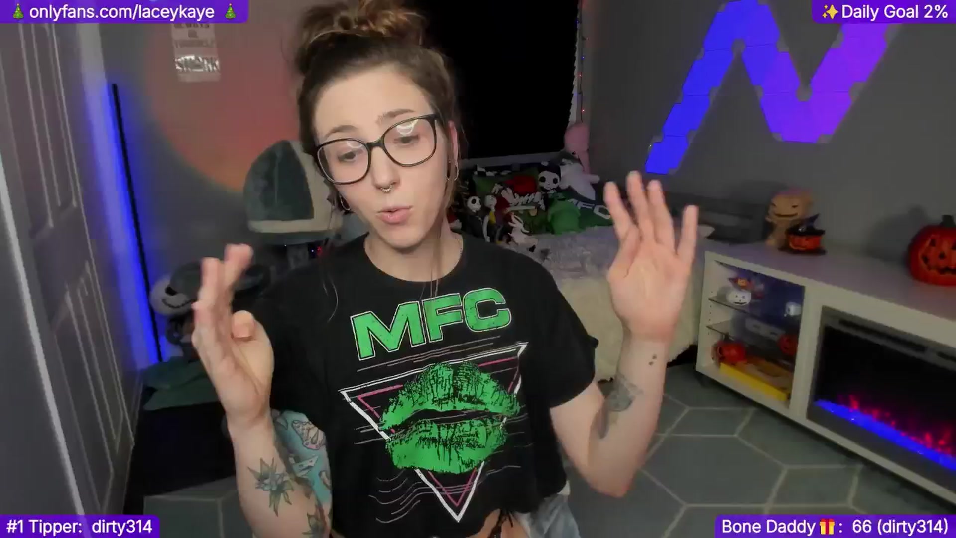 Gallery image thumbnail from TheSharkQueen's myfreecams stream on, 12/01/2024, 09:30 image 13 of 20