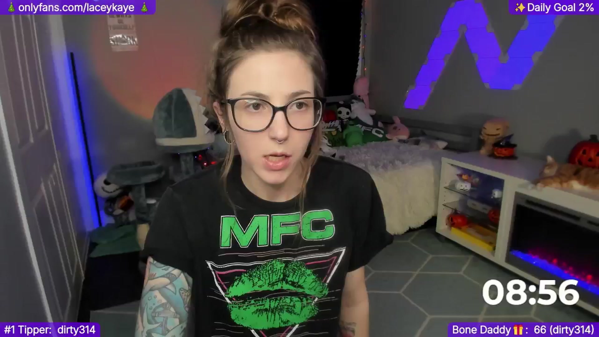 Gallery image thumbnail from TheSharkQueen's myfreecams stream on, 12/01/2024, 09:30 image 4 of 20