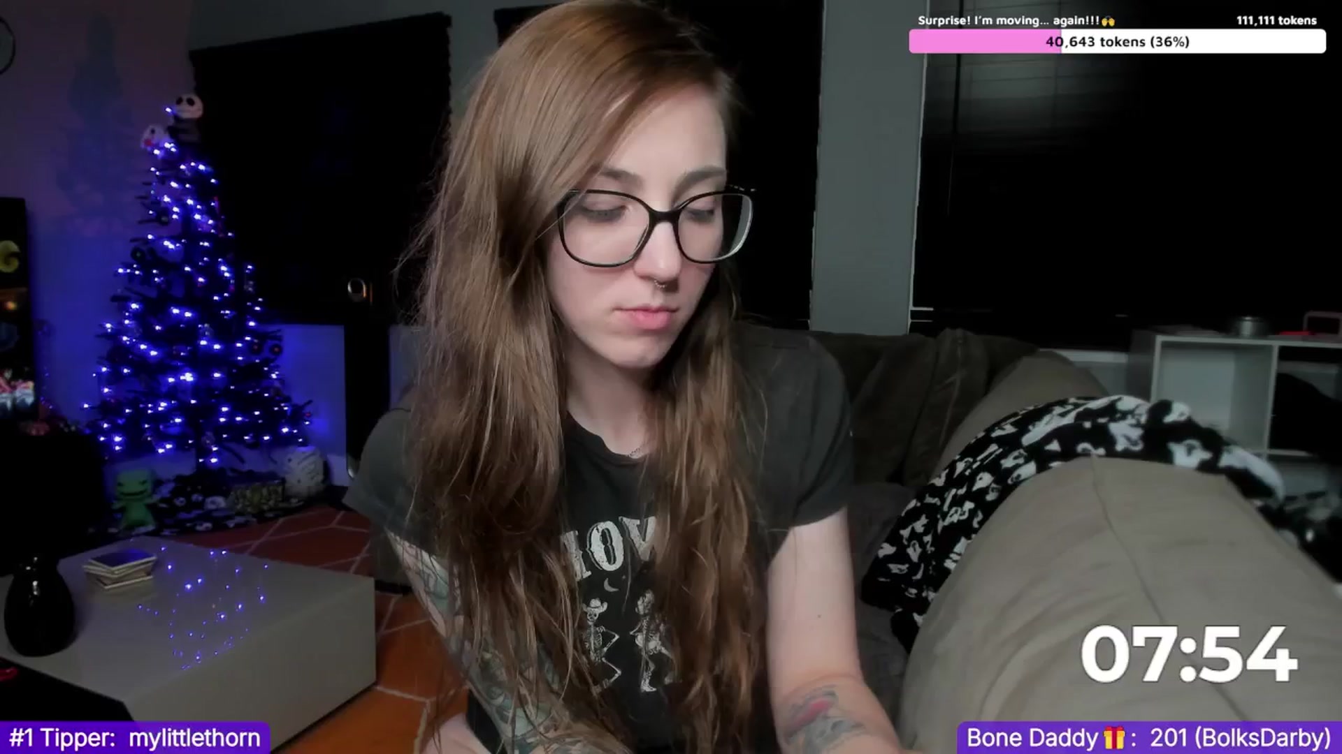 Gallery image thumbnail from TheSharkQueen's myfreecams stream on, 12/06/2024, 08:41 image 15 of 20