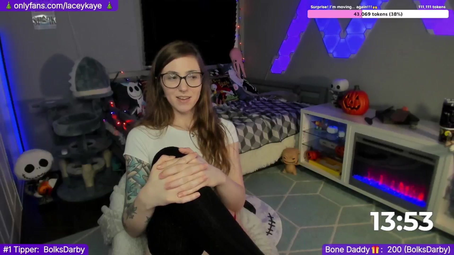 Gallery image thumbnail from TheSharkQueen's myfreecams stream on, 12/10/2024, 08:24 image 11 of 20