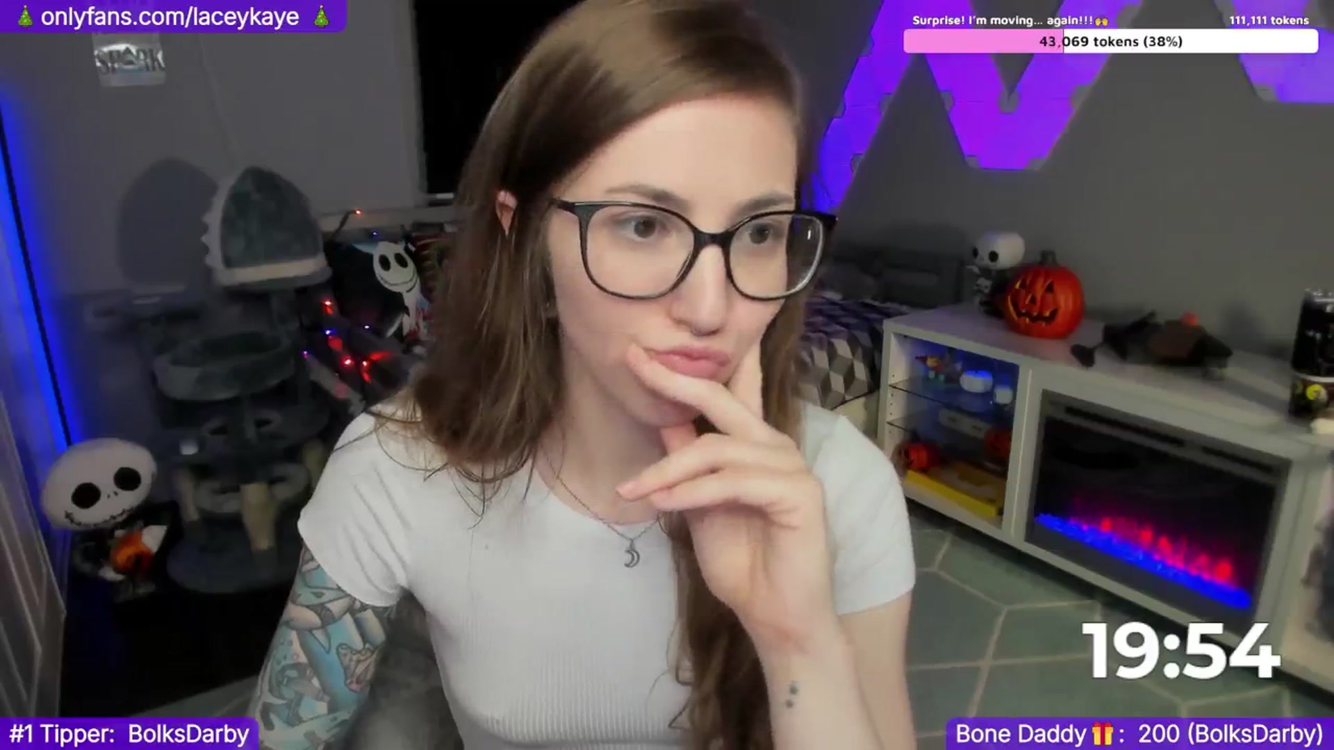 Gallery image thumbnail from TheSharkQueen's myfreecams stream on, 12/10/2024, 08:24 image 10 of 20