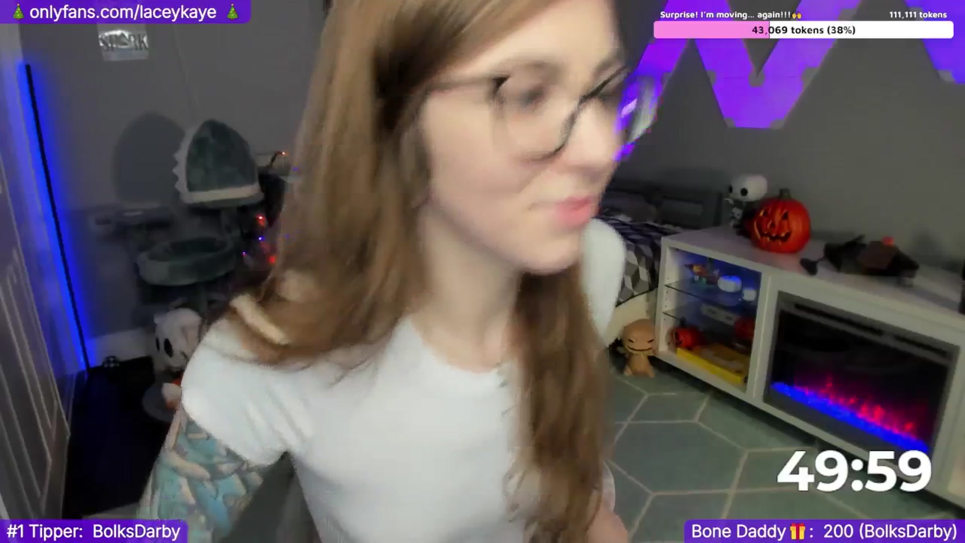 Gallery image thumbnail from TheSharkQueen's myfreecams stream on, 12/10/2024, 08:24 image 5 of 20