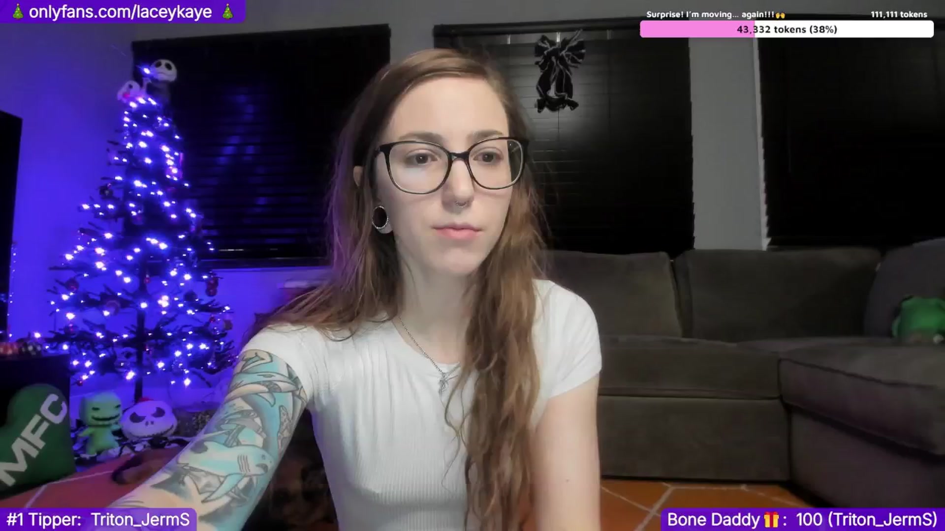 Gallery image thumbnail from TheSharkQueen's myfreecams stream on, 12/10/2024, 22:57 image 15 of 20