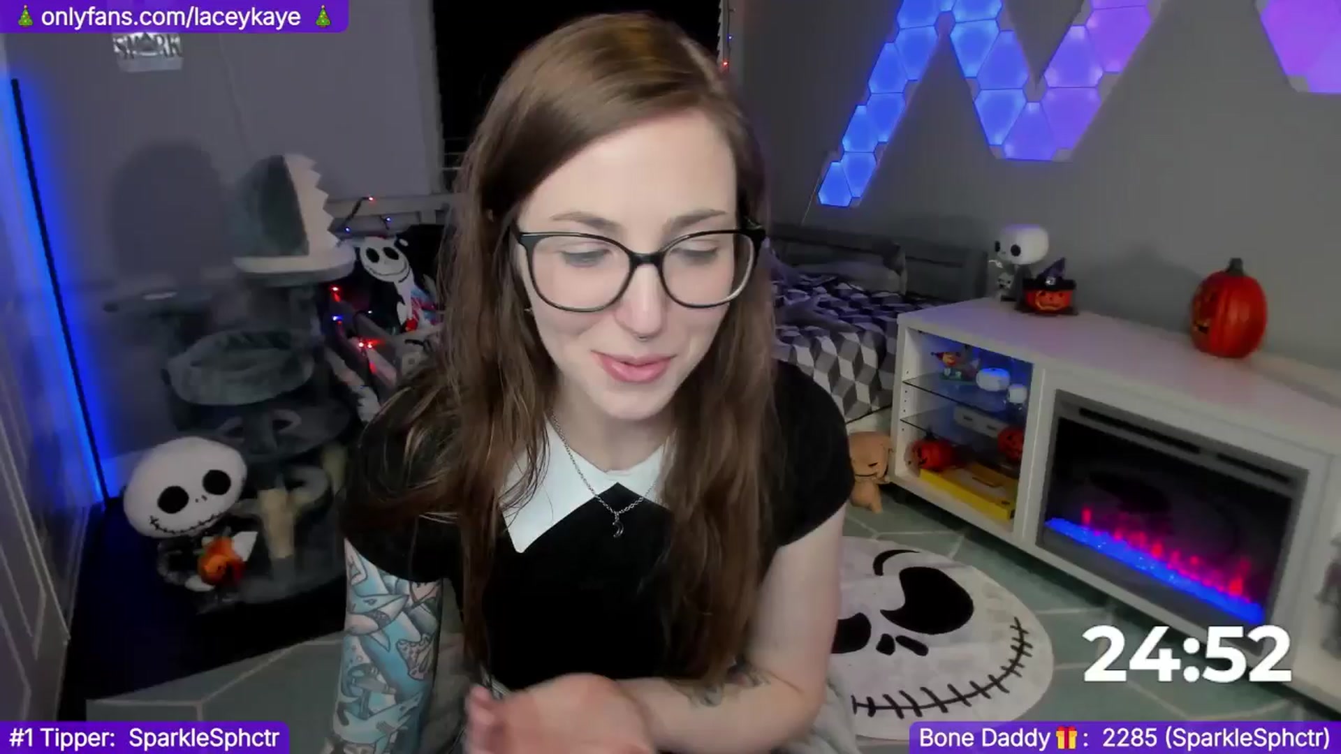 Gallery image thumbnail from TheSharkQueen's myfreecams stream on, 12/12/2024, 08:55 image 1 of 20