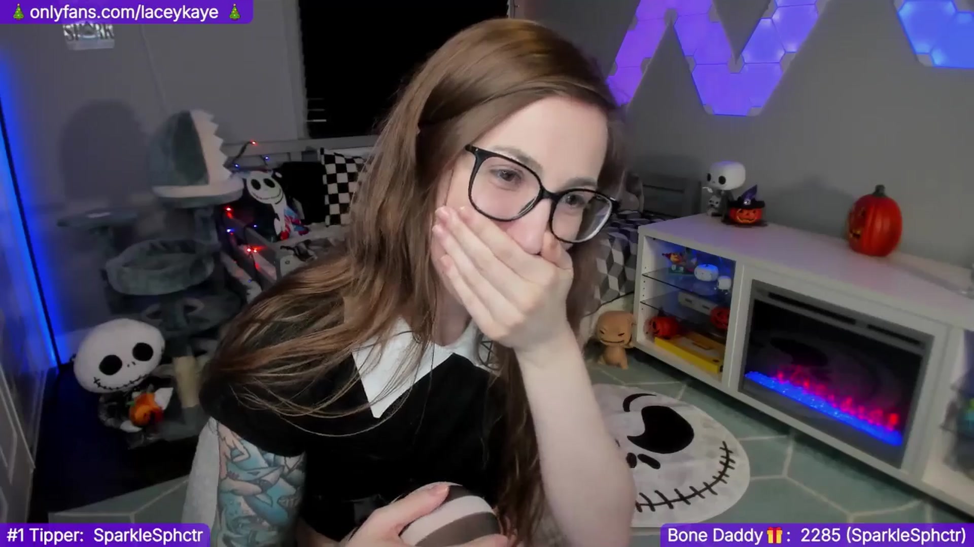 Gallery image thumbnail from TheSharkQueen's myfreecams stream on, 12/12/2024, 08:55 image 13 of 20