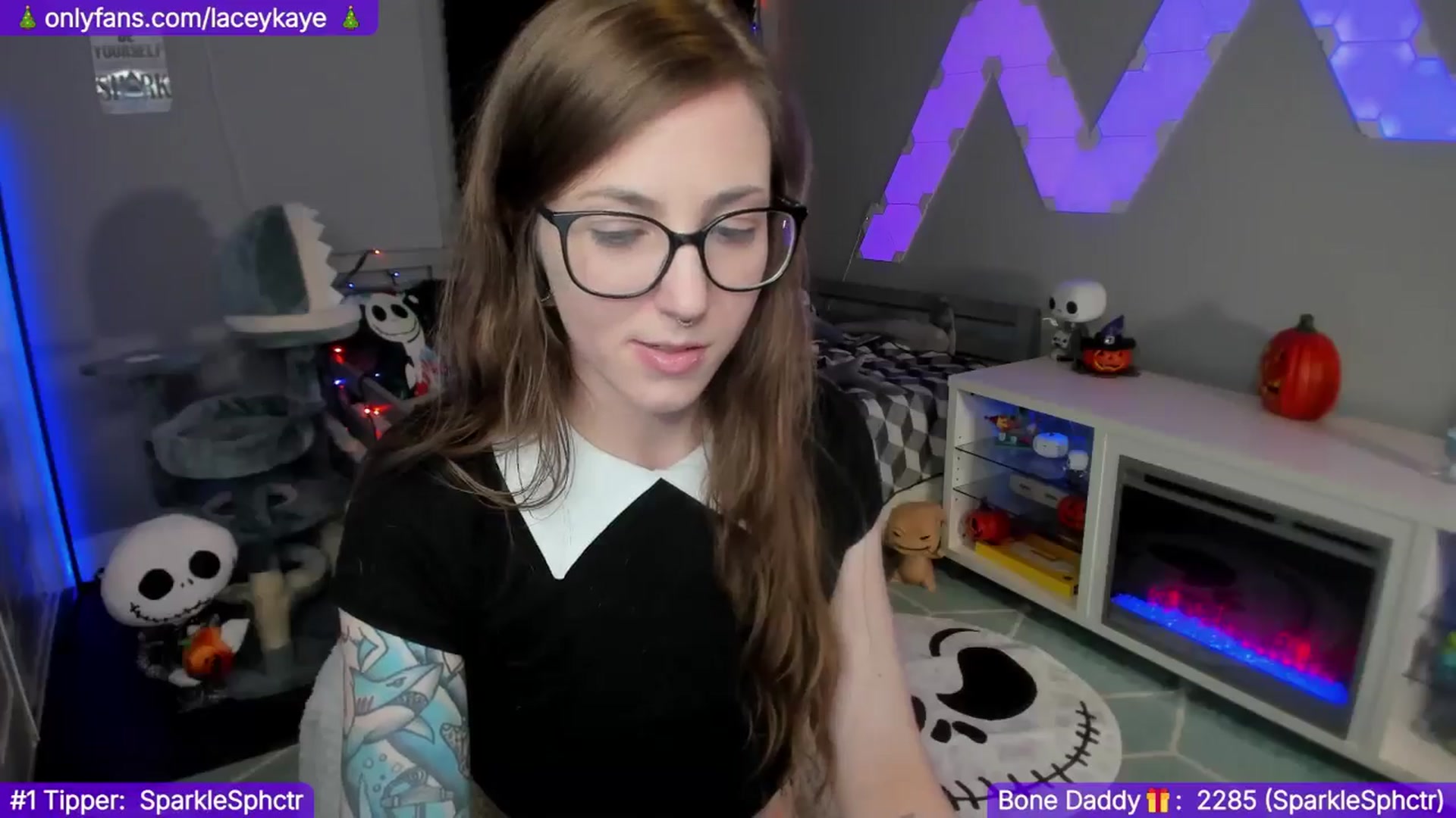Gallery image thumbnail from TheSharkQueen's myfreecams stream on, 12/12/2024, 08:55 image 11 of 20