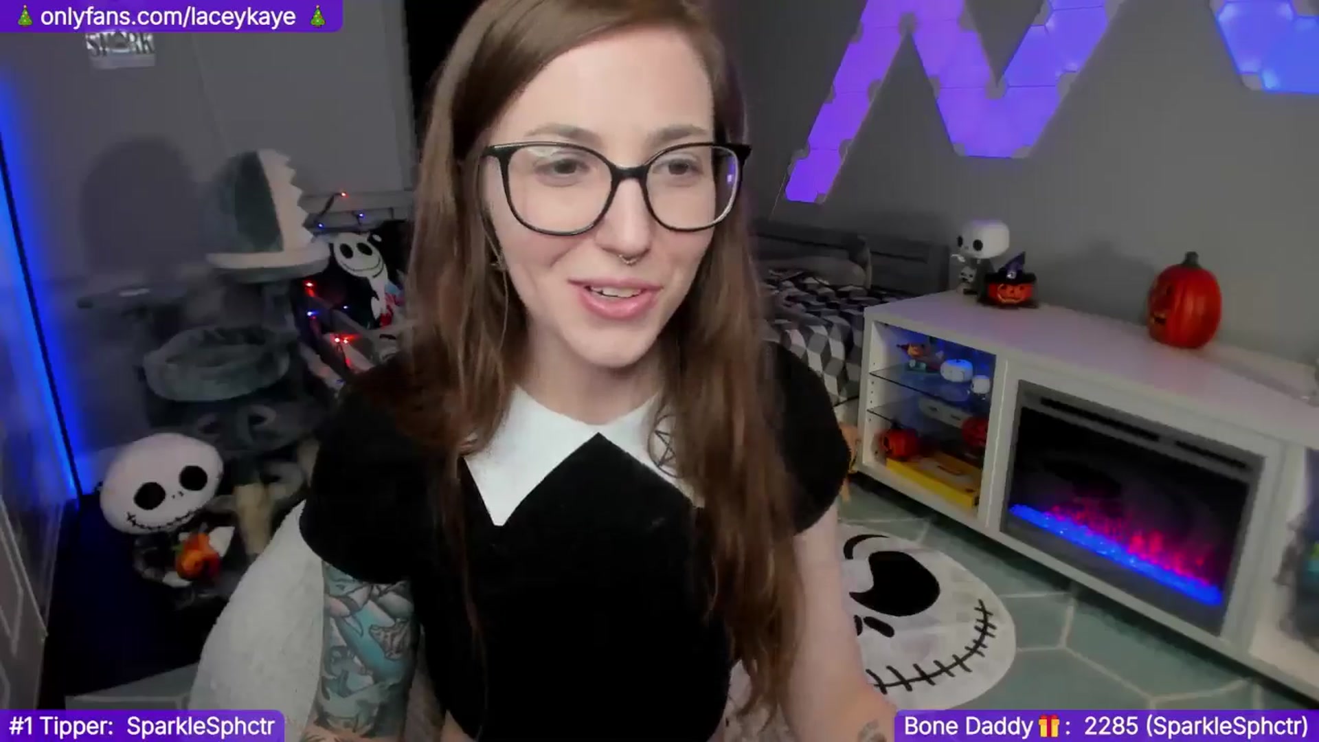 Gallery image thumbnail from TheSharkQueen's myfreecams stream on, 12/12/2024, 08:55 image 12 of 20