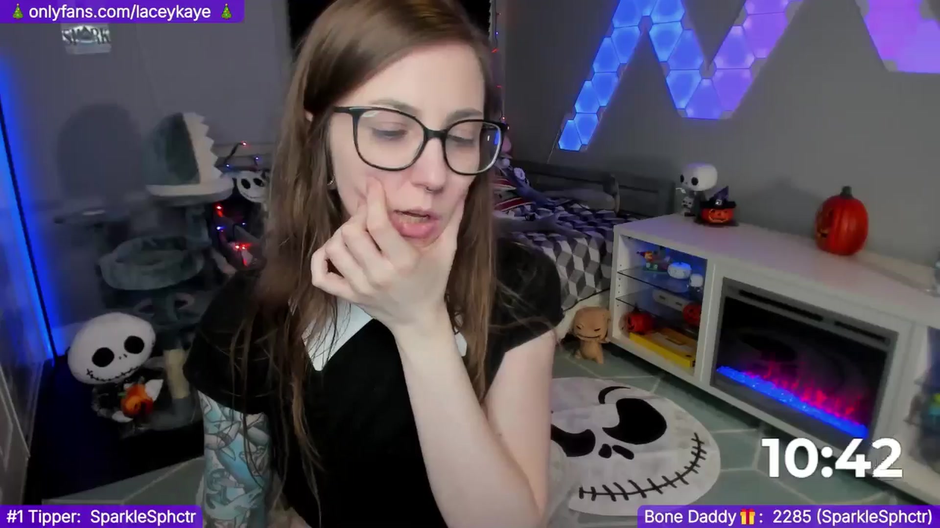 Gallery image thumbnail from TheSharkQueen's myfreecams stream on, 12/12/2024, 08:55 image 19 of 20