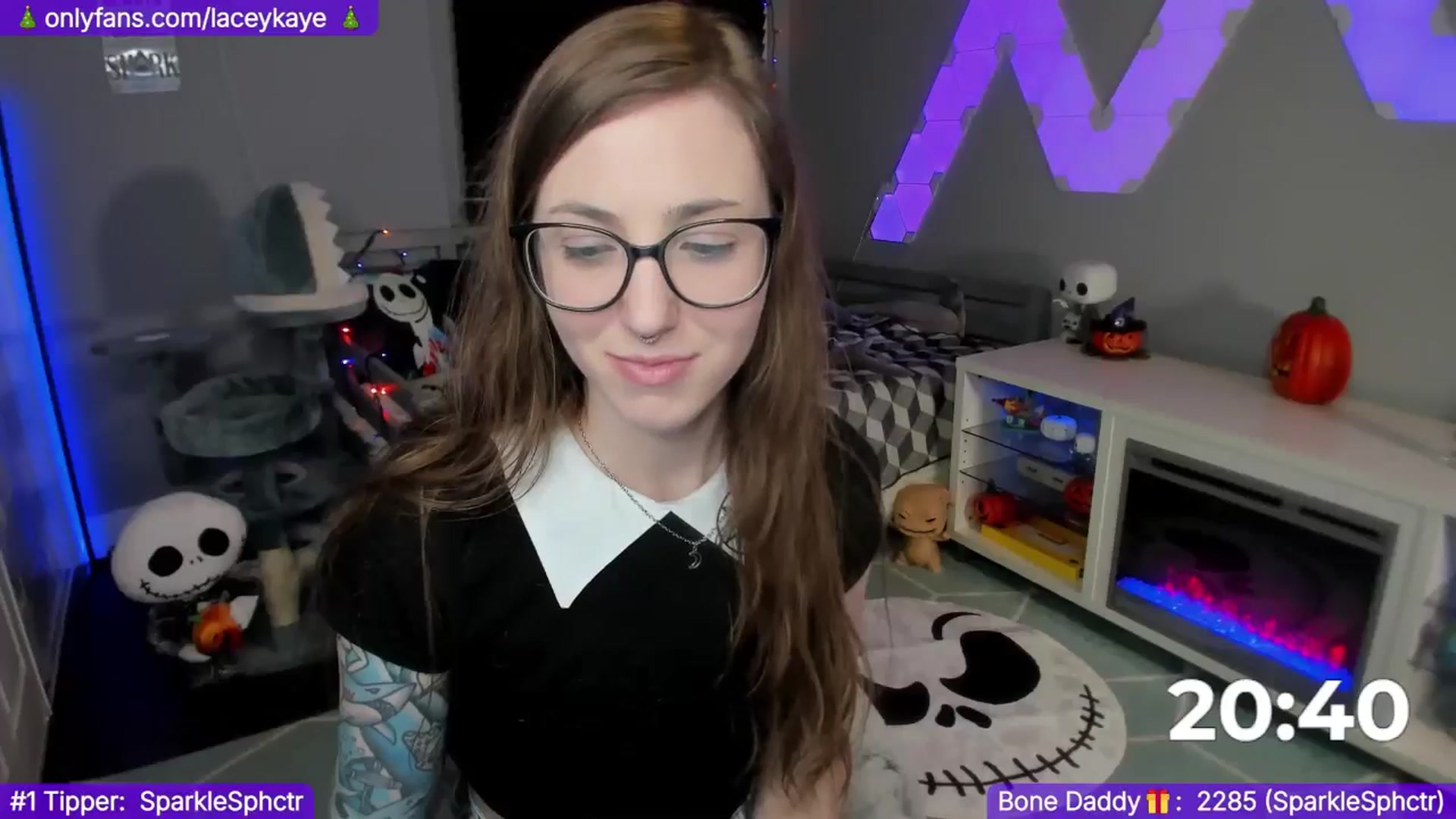 Gallery image thumbnail from TheSharkQueen's myfreecams stream on, 12/12/2024, 08:55 image 6 of 20