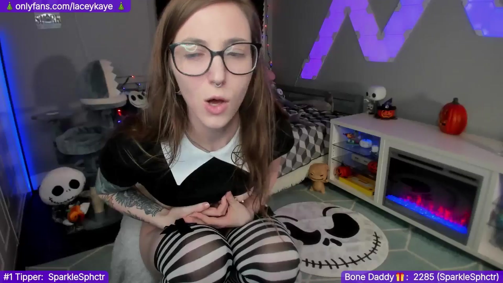 Gallery image thumbnail from TheSharkQueen's myfreecams stream on, 12/12/2024, 08:55 image 10 of 20