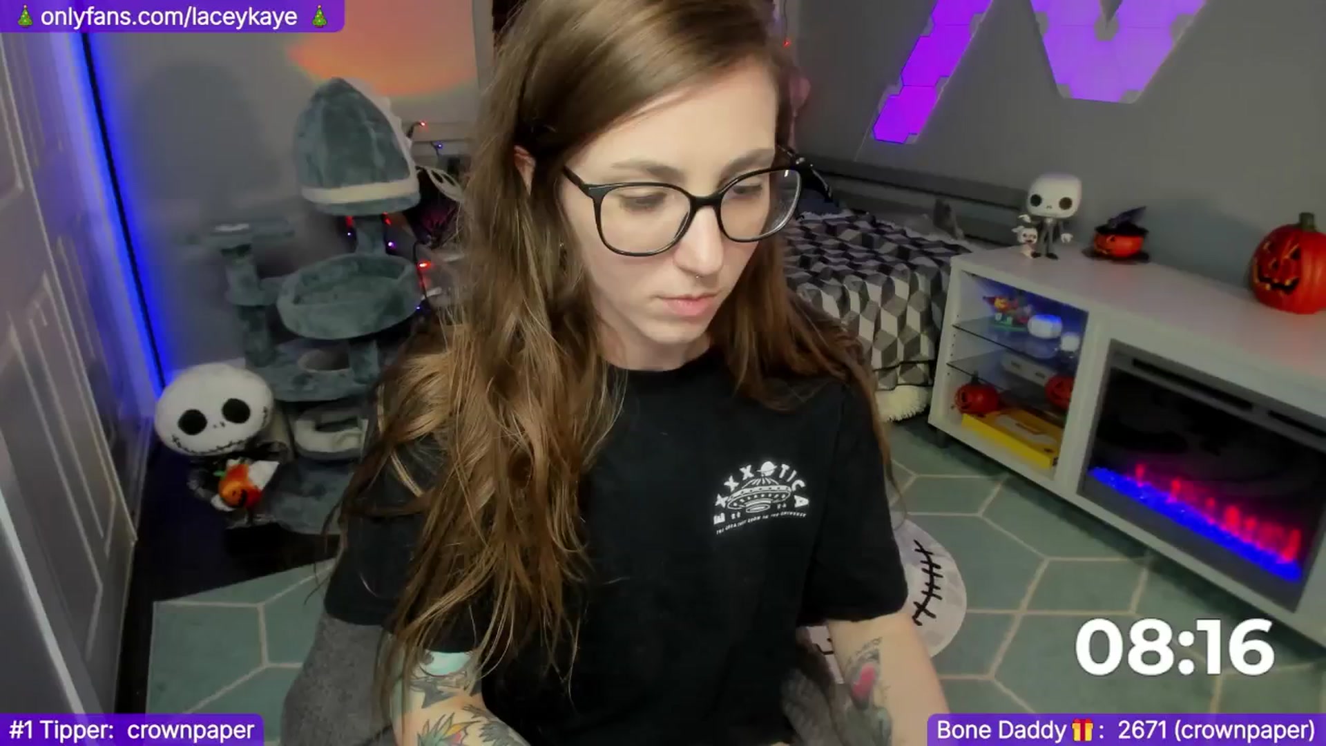 Gallery image thumbnail from TheSharkQueen's myfreecams stream on, 12/14/2024, 09:15 image 1 of 20