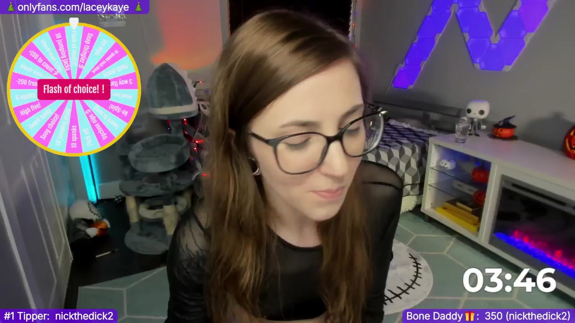 Gallery image thumbnail from TheSharkQueen's myfreecams stream on, 12/15/2024, 09:22 image 4 of 20