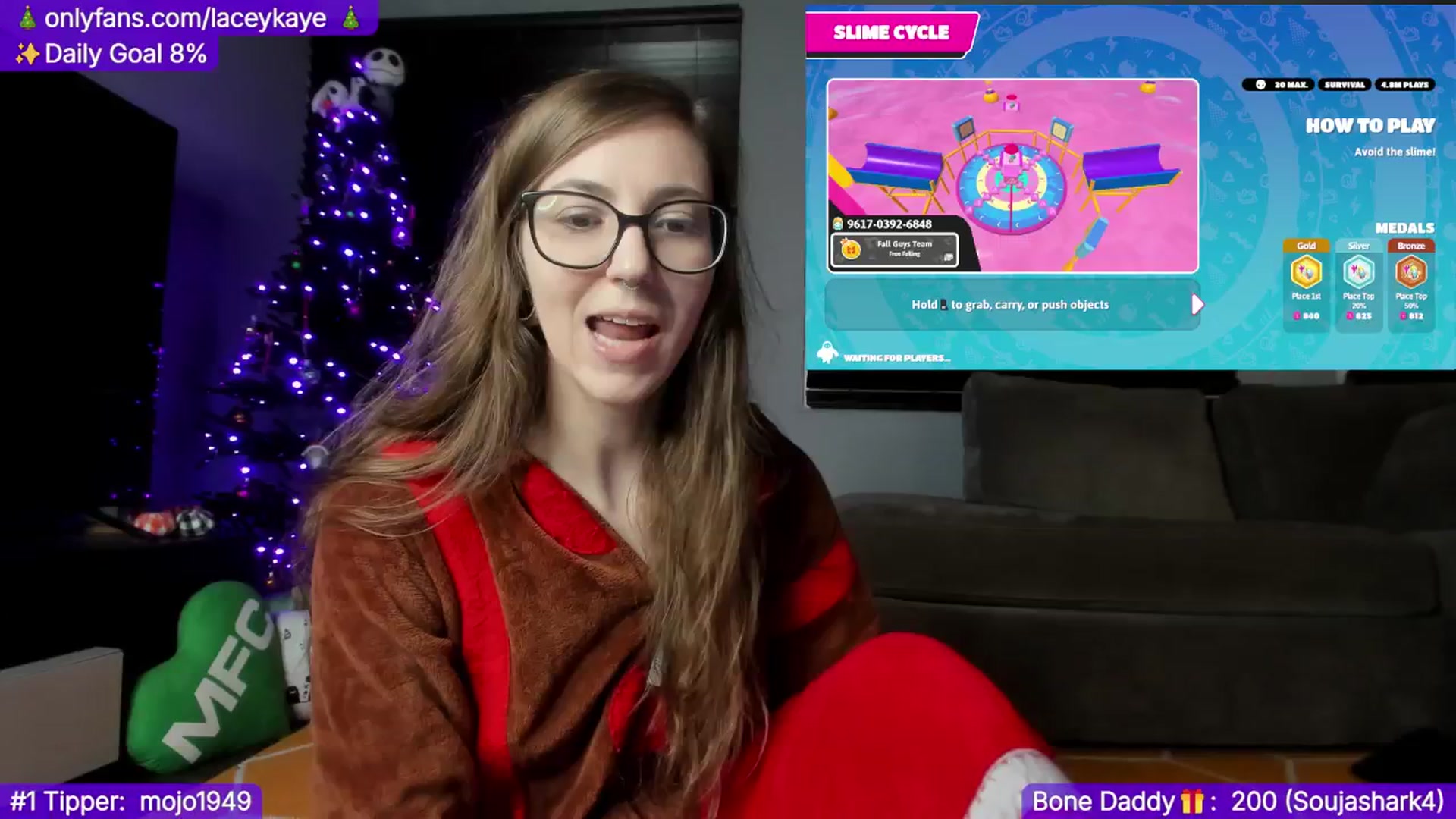 Gallery image thumbnail from TheSharkQueen's myfreecams stream on, 12/18/2024, 04:46 image 14 of 20